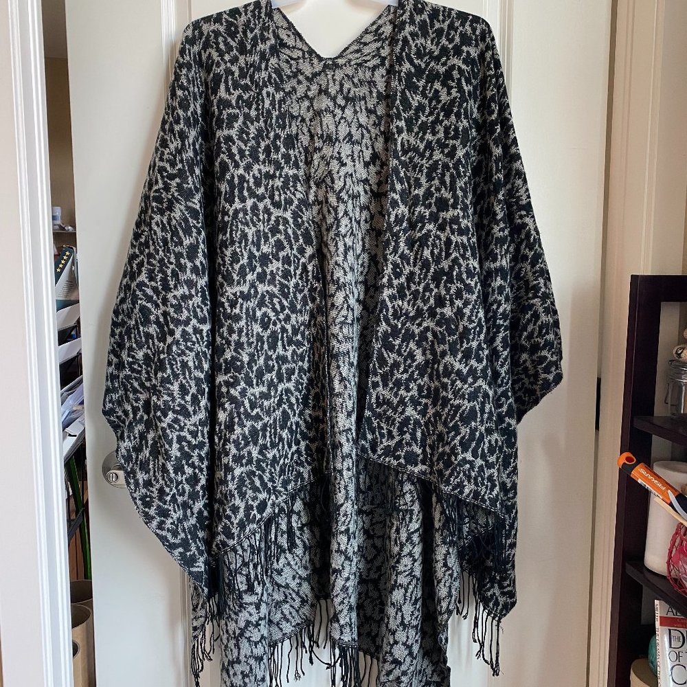 Women's Cotton Blend Wrap. Plus; One size.
